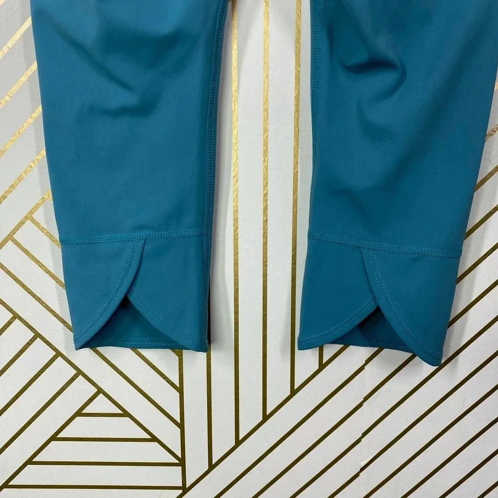 Free People Movement Mid-Rise Get Shorty‎ Leggings